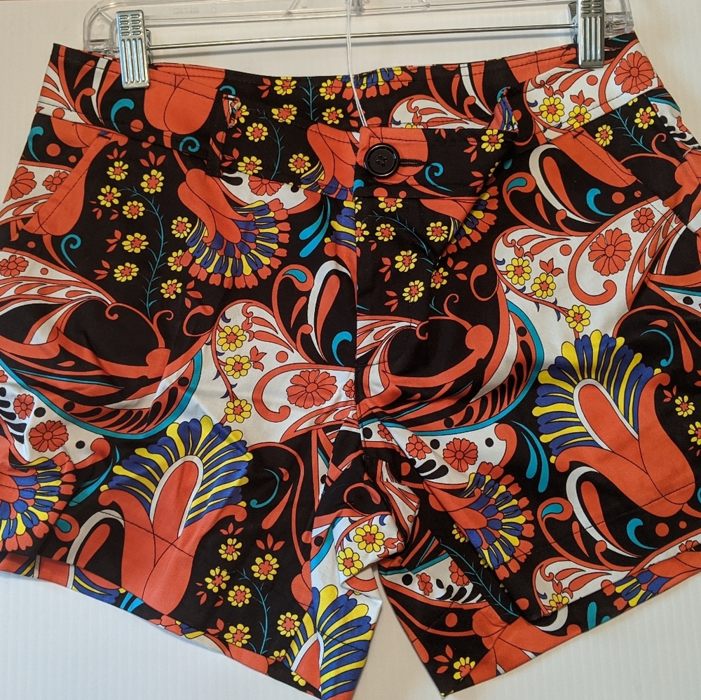 Floral spiral shorts